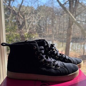 Women’s Koolaburra Blue High-Tops Sz. 10